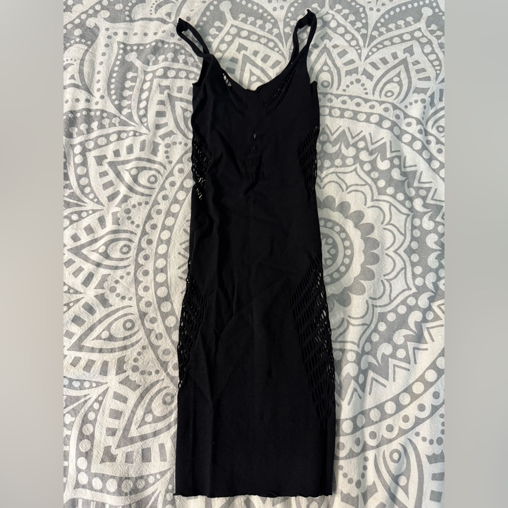 The Kript black seamless dress